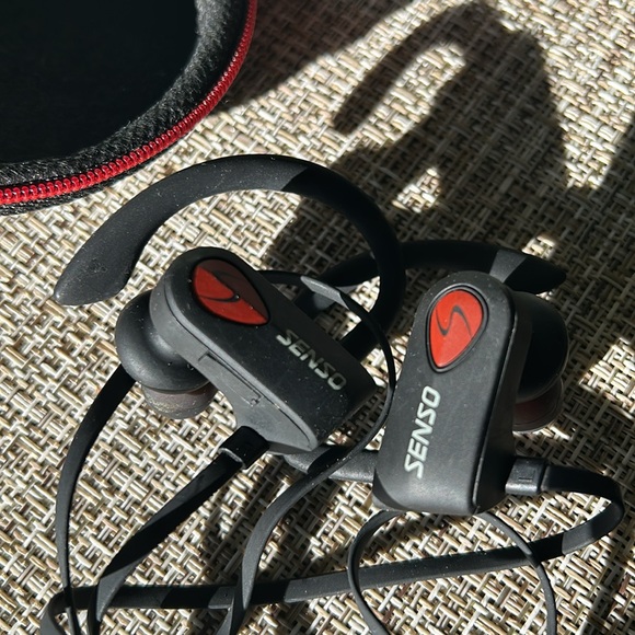Senso running ear buds. - Picture 2 of 3